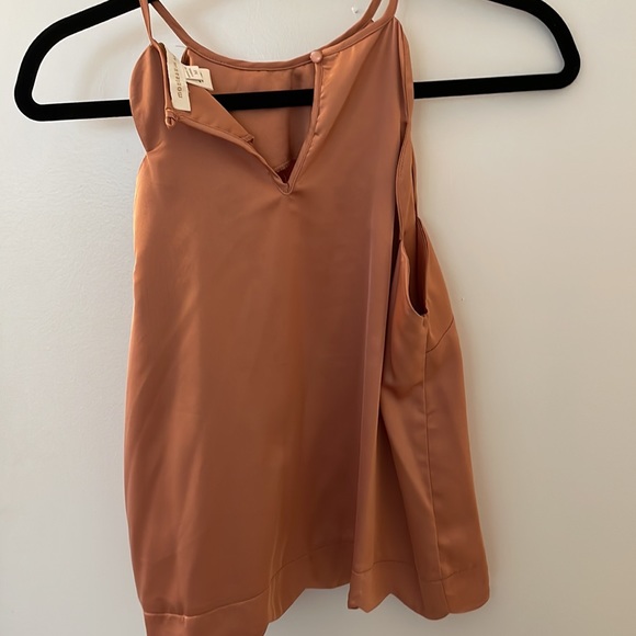 Top - Picture 2 of 2